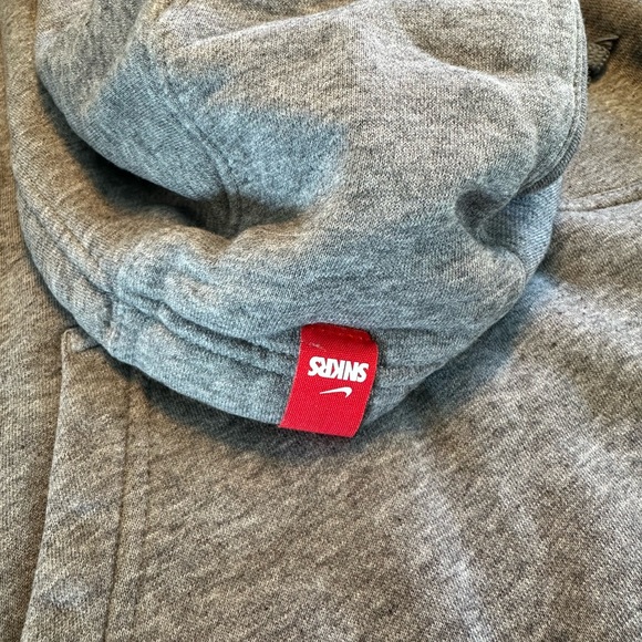 Nike SNKRS Atlanta exclusive hoodie size small - Picture 4 of 4